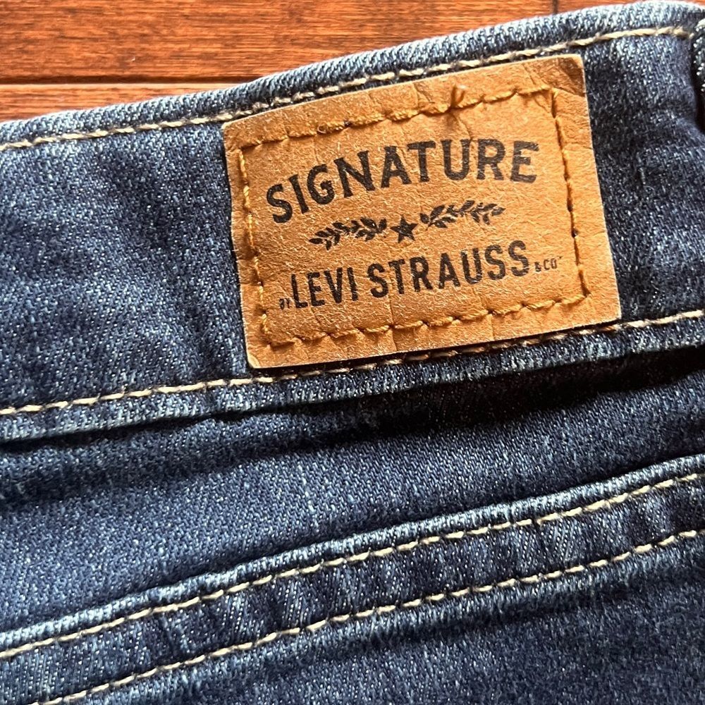 Levi’s Signature High Rise Shorts 29 - Picture 4 of 5